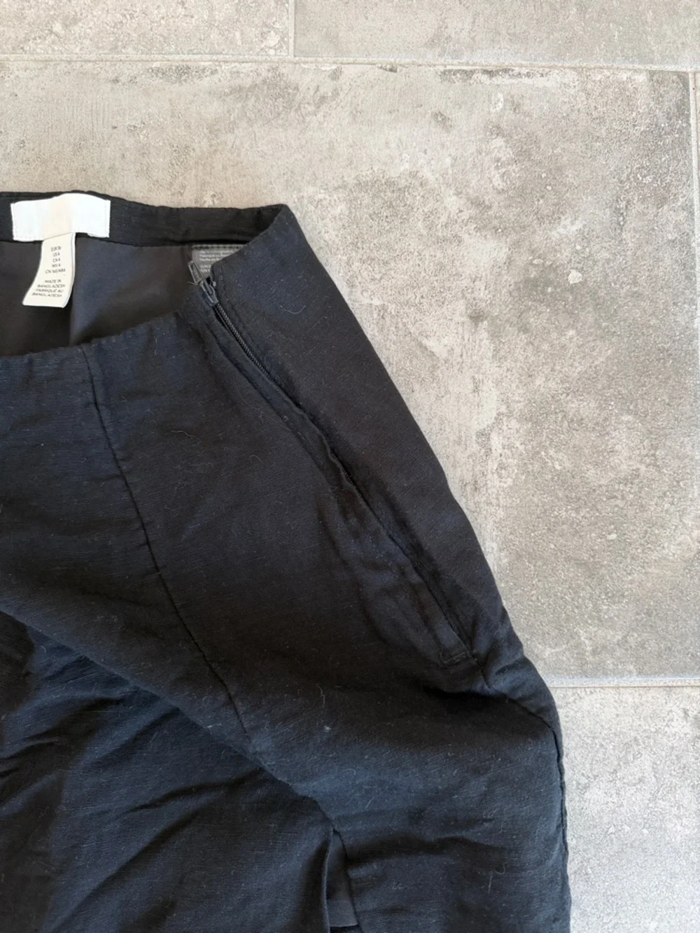 H&M Black Women's Linen Mini Skirt with Front Slit - Picture 3 of 5